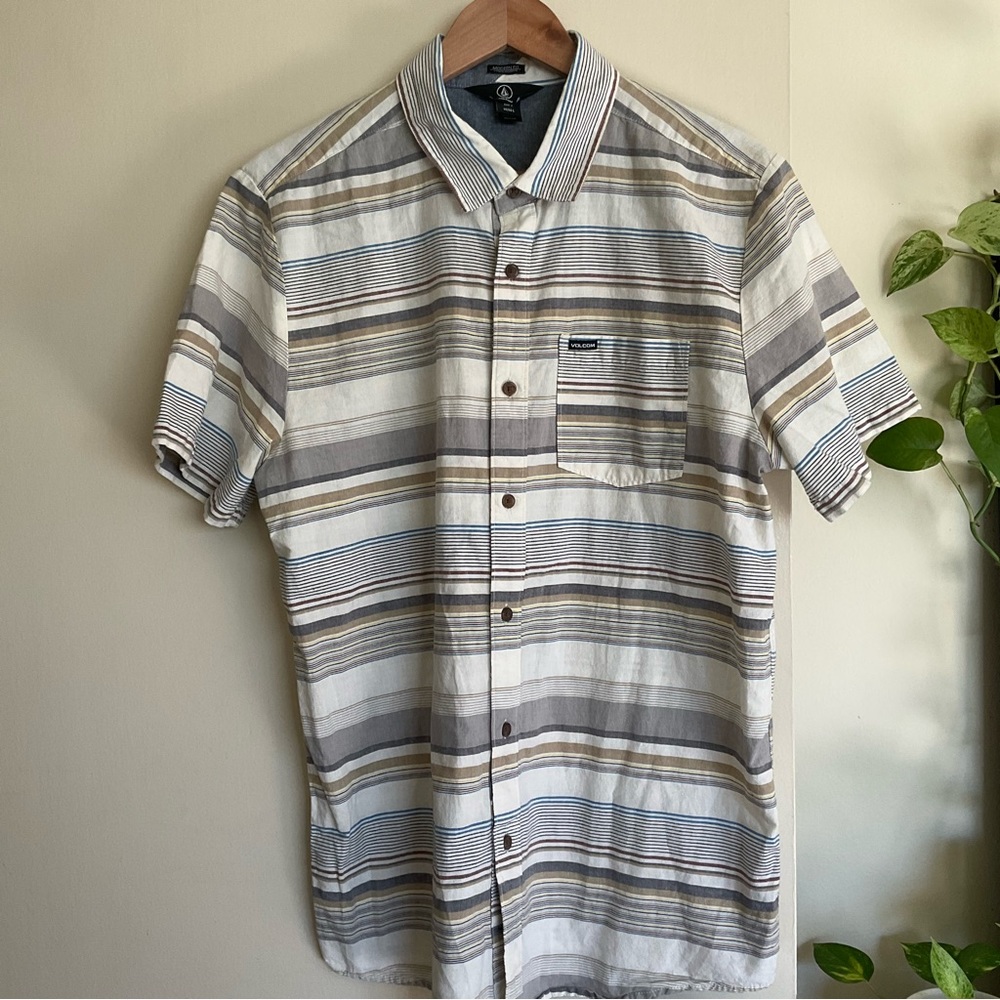 Volcom Colorful Button Front Modern Pocket Basic … - image 1